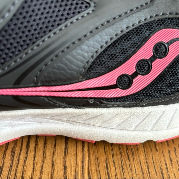 Sold Saucony Cohesion 12 Running Shoe Dark Grey & Pink Womens Size 11 - Picture 6 of 14